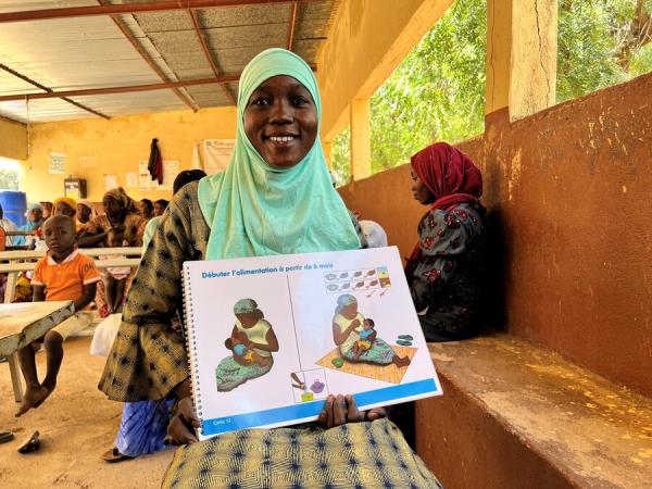 Atoumata Nimaga volunteers to spread health messages to village women in central Mali, as part of a joint WFP programme with FAO and UNICEF. Photo: WFP/Myrline Sanogo-Mathieu